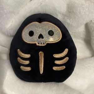 💚4/$20- Squishmallow Stix the Skeleton black and gold 4”